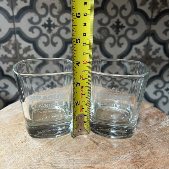 ETCHED SQUARE JACK DANIELS WHISKEY GLASS “ITS A SHORT SEASON ENJOY IT” Set of 2 - Picture 3 of 5
